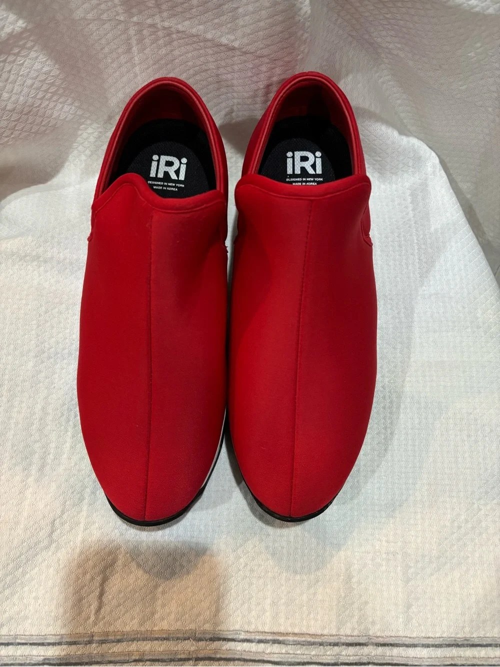 iRi NYC WES I Red Neoprene Platform Sneakers Wavy Sole Futuristic Size Women’s 7